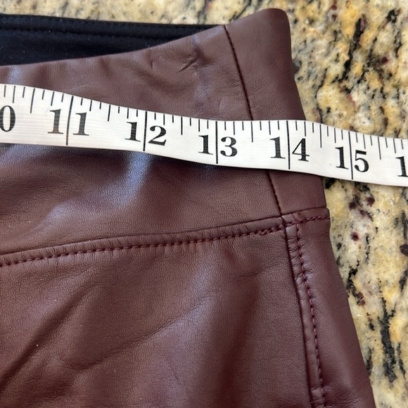Rock & Republic™,Faux Leather Leggings in Wine,Fever Pull-On, All 5-Stars,Size S - Picture 7 of 11